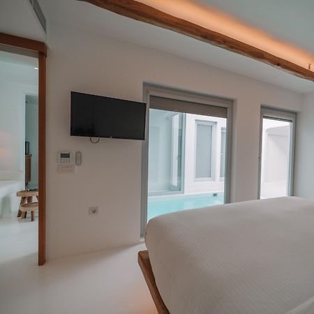 Nelya Suites (Adults Only) Меґалохорі Екстер'єр фото